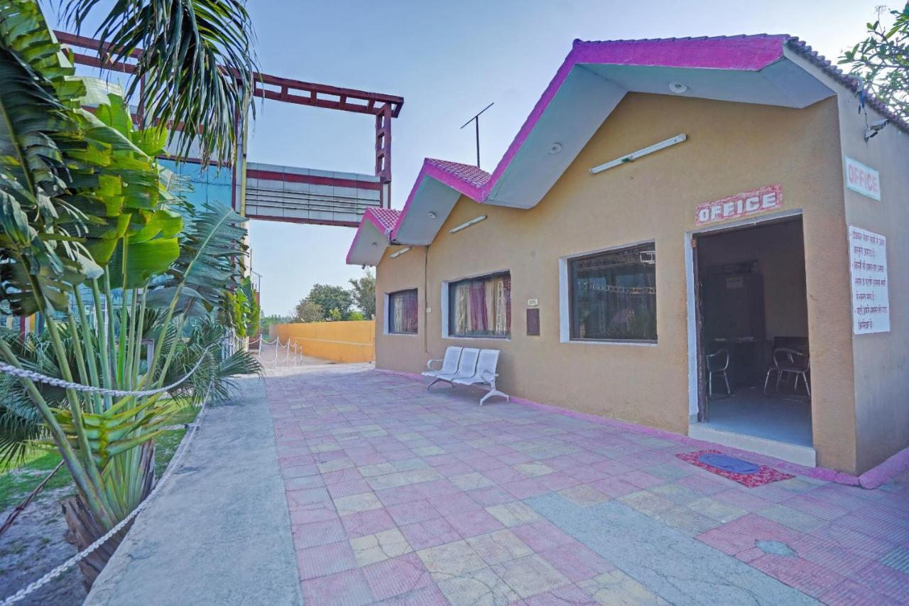 Hotel OYO 87701 Lucky Farm Shāhpur Exteriér fotografie